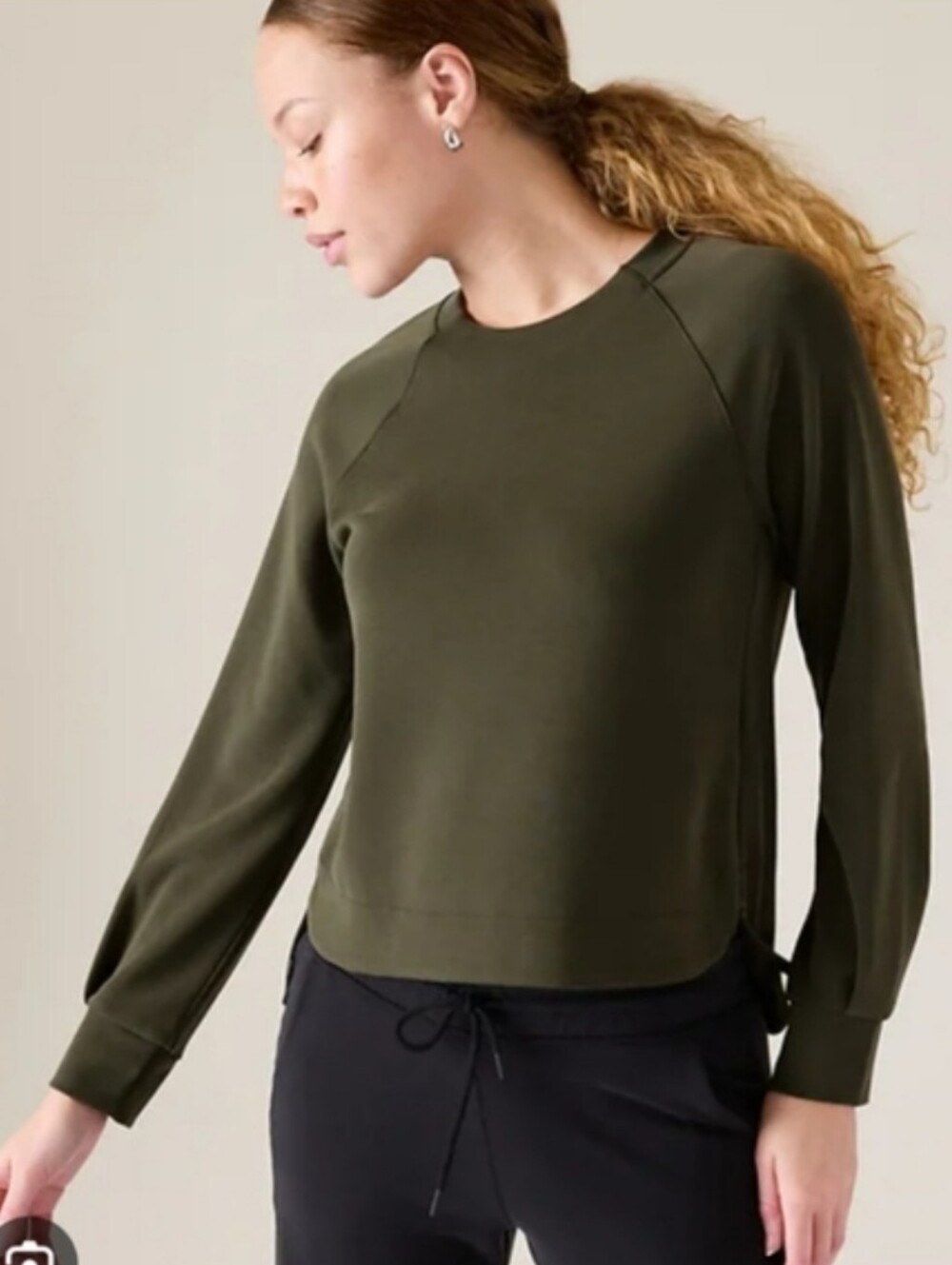Athleta Seasoft Crewneck Sweatshirt Medium Dark Olive Green Long Sleeve Gorpcore